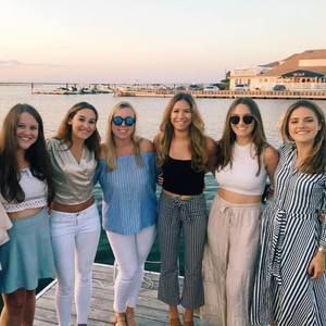 Meet your Posher, Cassie